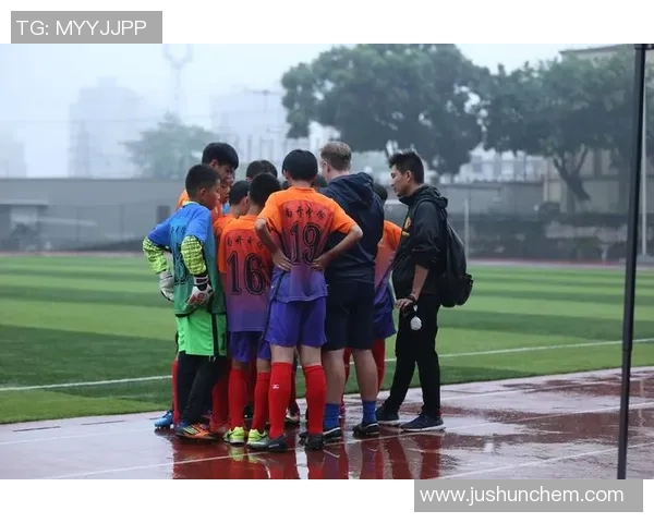 重庆足球队杯赛表现分析与意识提升探讨